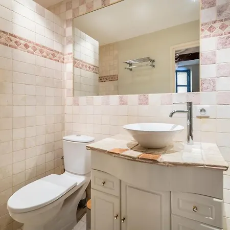 Apartamento Charming 1-bedroom Townhouse *