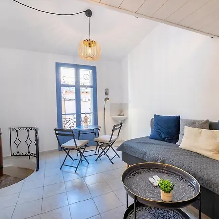 Charming 1-bedroom Townhouse Apartamento