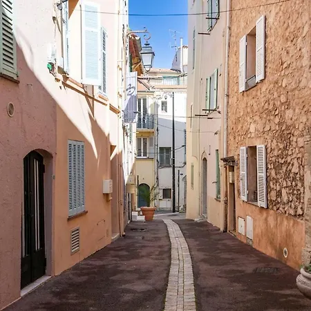 Apartamento Charming 1-bedroom Townhouse *