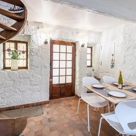 Apartamento Charming 1-bedroom Townhouse Cannes