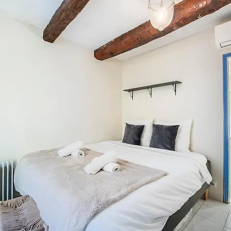 Apartamento Charming 1-bedroom Townhouse